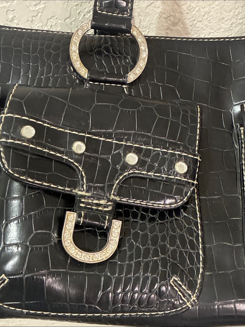 Valerie Stevens Black Croc-Embossed Leather Shoulder Bag - Picture 4 of 16